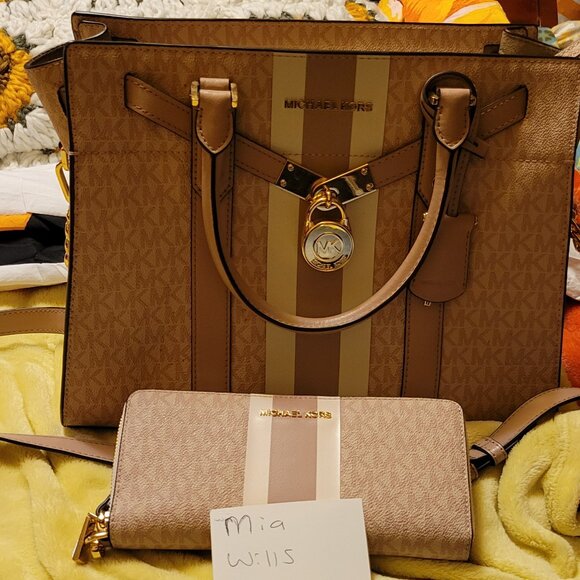 Michael Kors Nouveau Hamilton Bag and Wallet Set - Picture 1 of 9